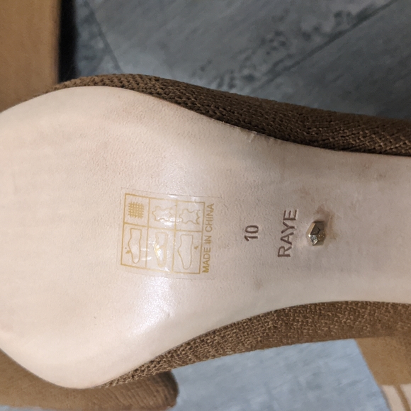 Raye x Chrissy Teigen Delta Boot - Picture 5 of 8